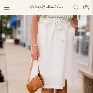 Betsy's Boutique Shop Textured White Cotton Skirt
